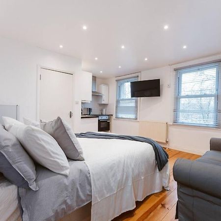 Your Lovely Studio Flat- West3 Londen Buitenkant foto