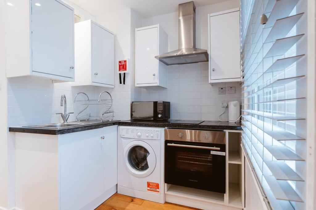 Your Lovely Studio Flat- West3 Londen Buitenkant foto
